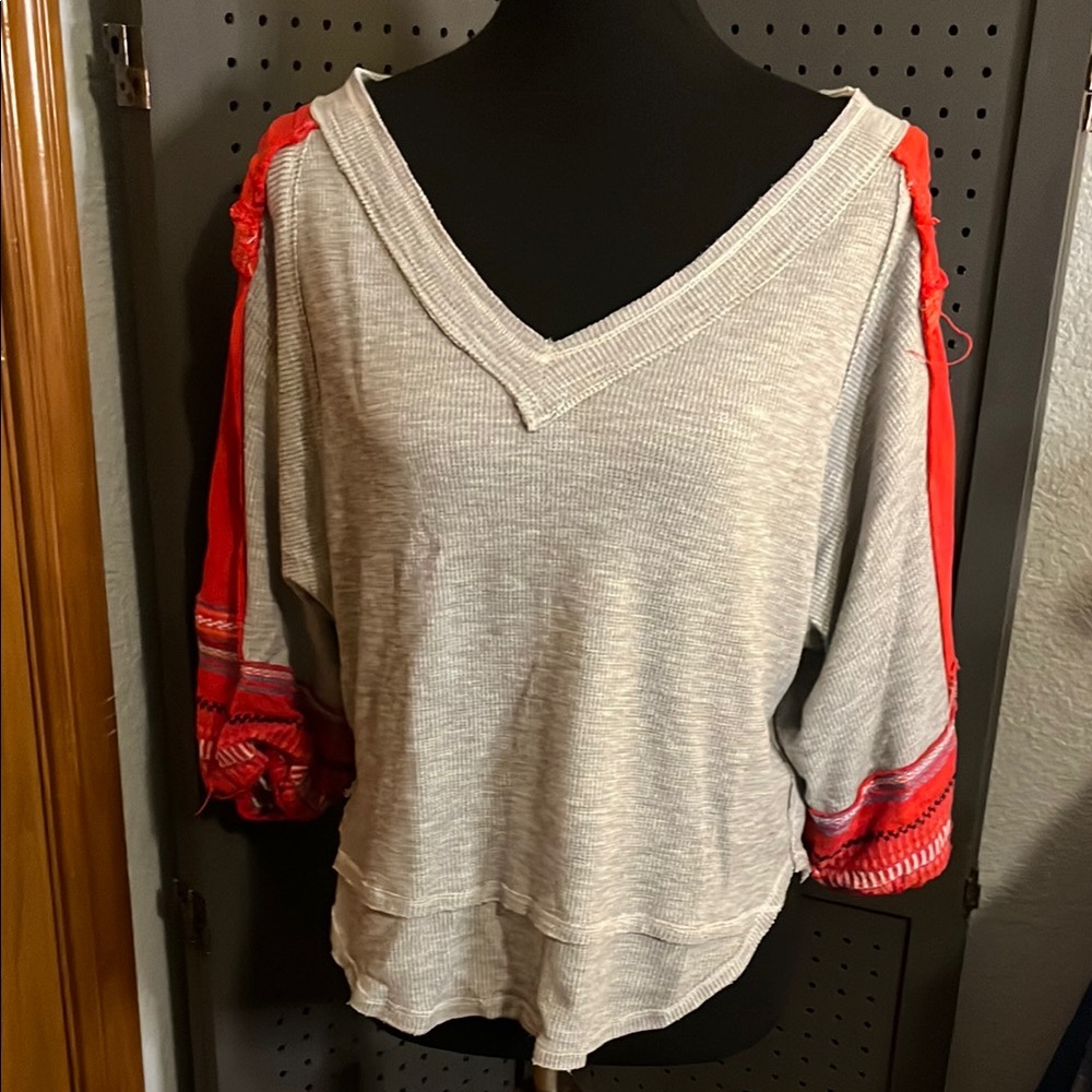 We The Free V-Neck Lightweight Thermal with Puff Sleeves